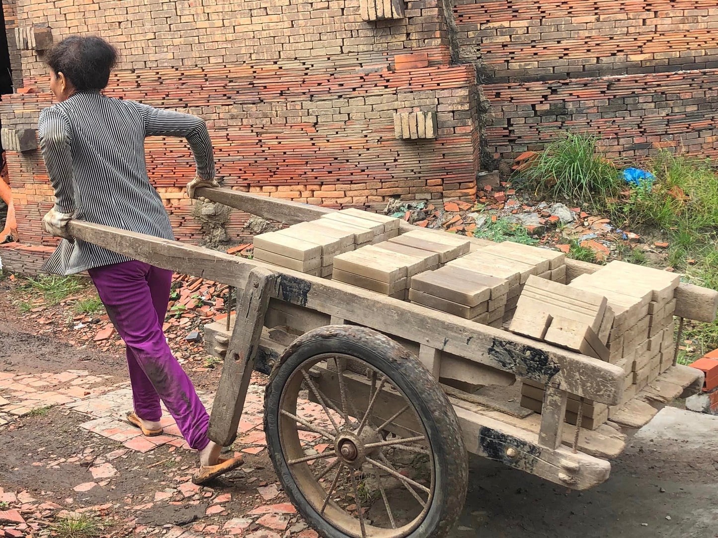 35A: Mekong Delta: Stepping Into The 'Red Kingdom' of the Pottery Village
