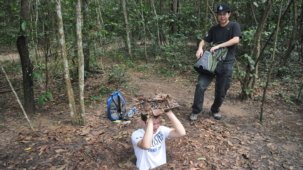 76B: (2 Days) Cu Chi Tunnels, Mekong Delta, Boat Tour, Red Brick Pottery Village