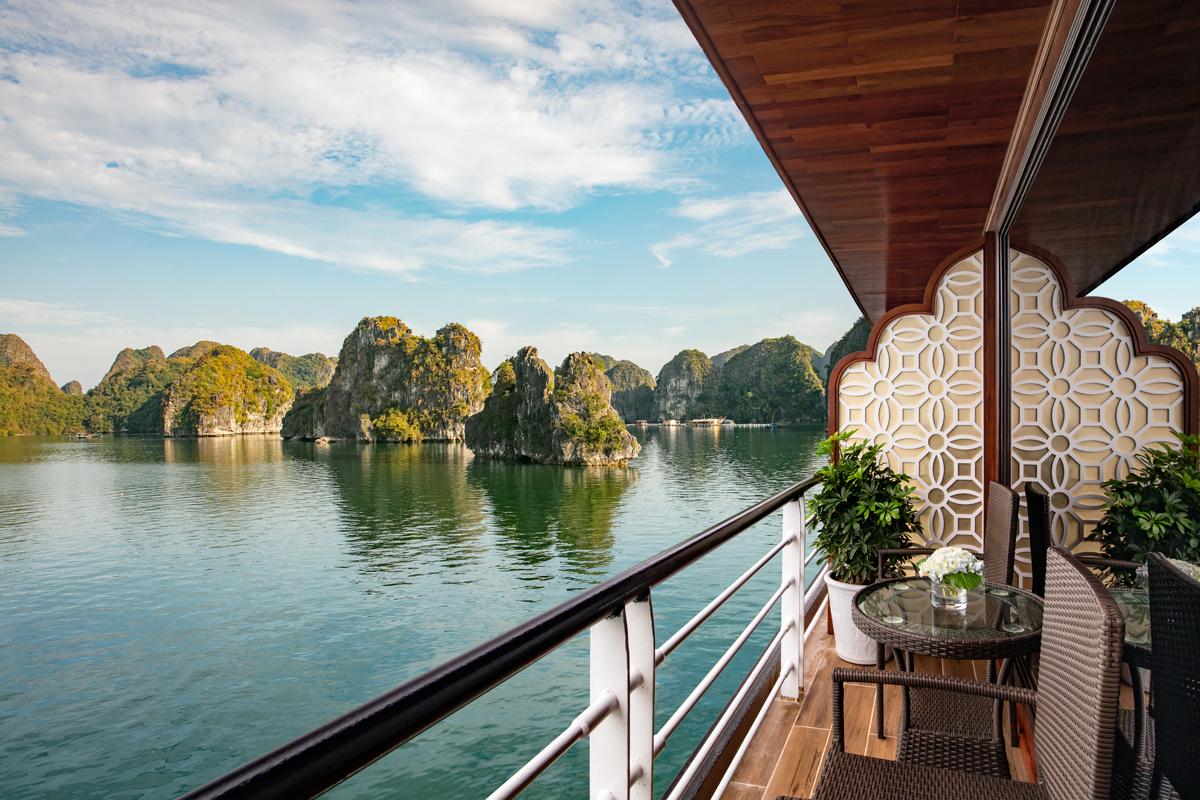 HLB2: Ha Long Bay 5-star Cruise (2 DAYS) Second Floor Room