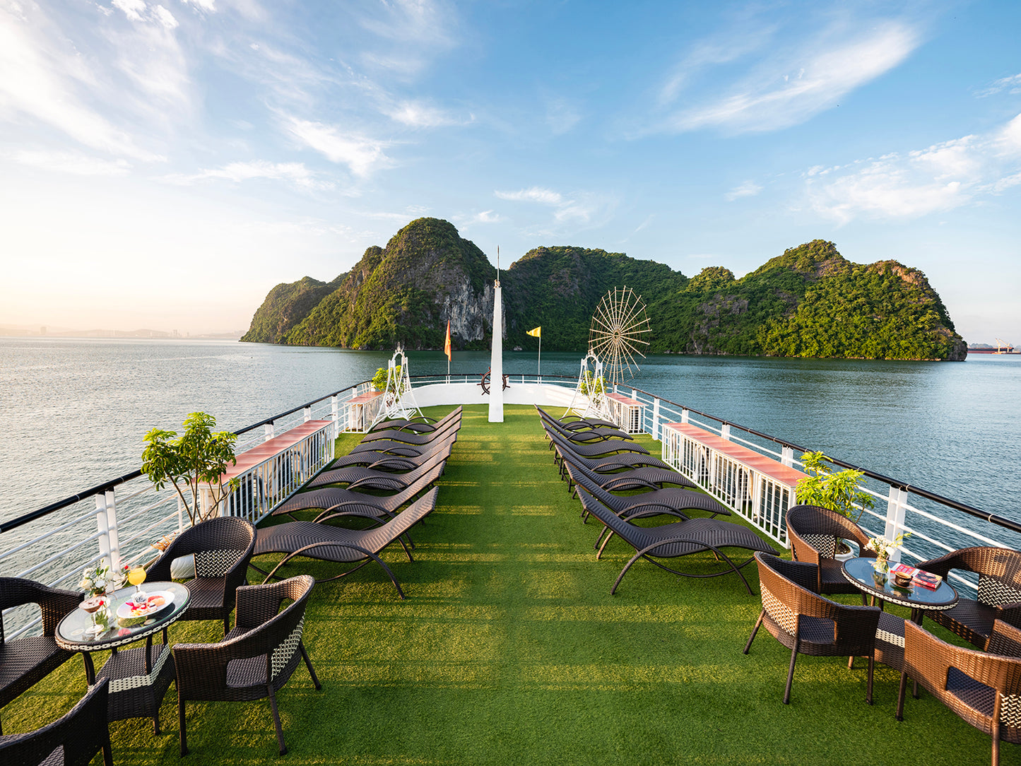 HLA1: Ha Long Bay, Luxury 5-Star Cruise (ONE Day, Return To HANOI)