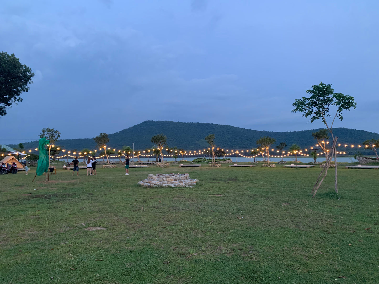 93 av. J.-C. : (1,5 jours) Camping au lac Dau Tieng