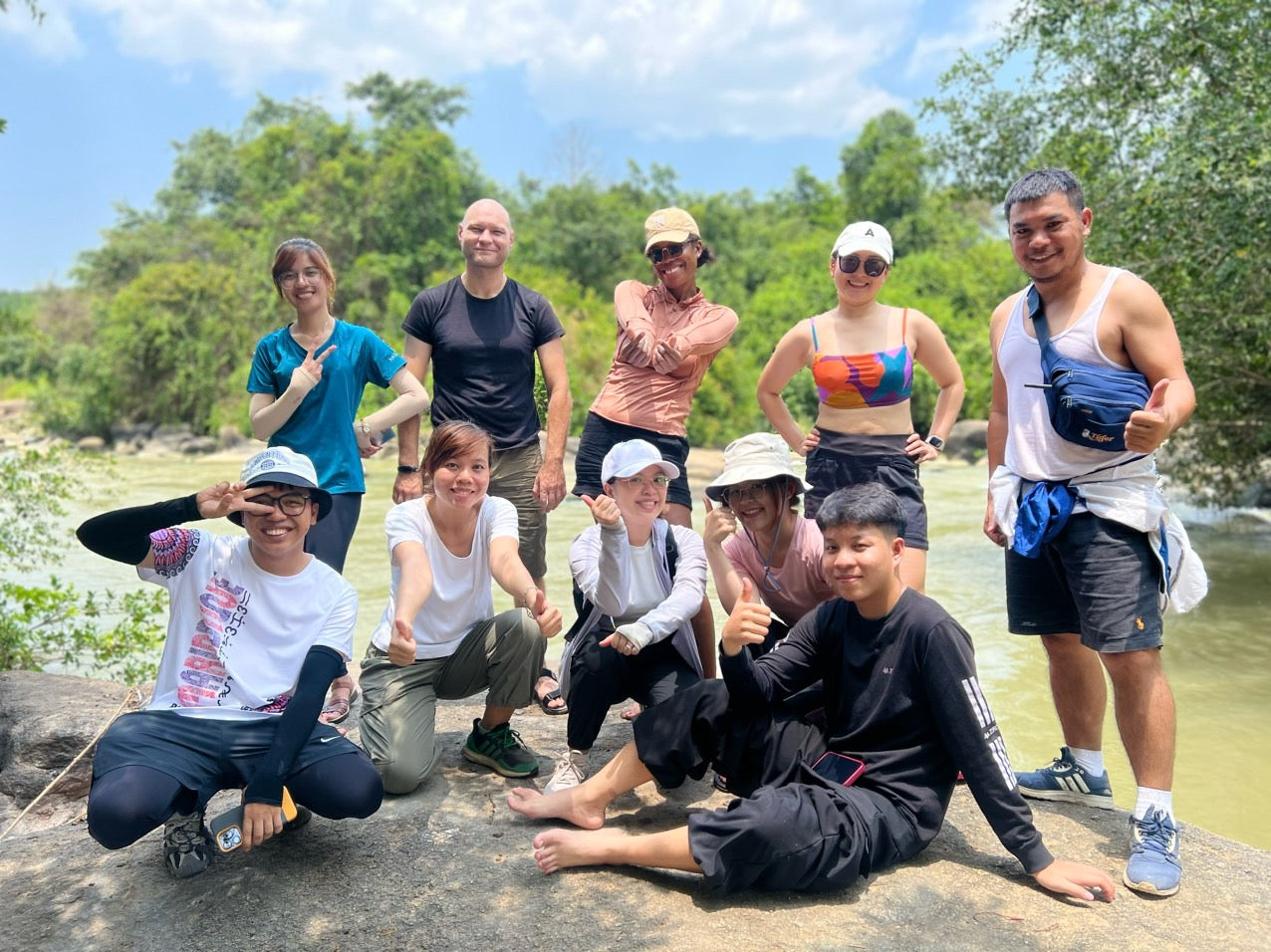 28AB:(Shared bus) Thác Mai jungle - Endless Grasslands To Wild.