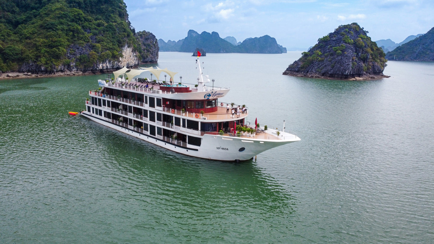 HLC3: Ha Long Bay 5-star Cruise (3 DAYS) Executive Suite 2nd fl. & Private Sun Terrace