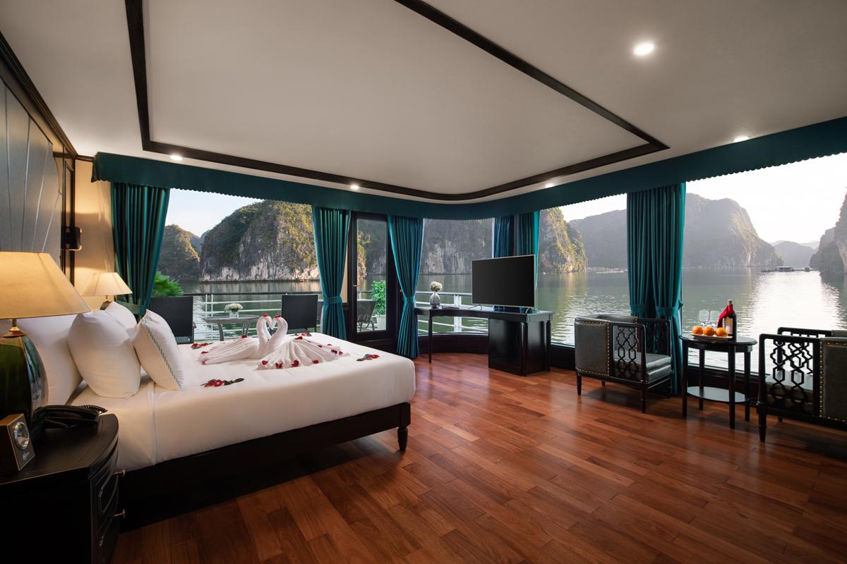 HLC3: Ha Long Bay 5-star Cruise (3 DAYS) Executive Suite 2nd fl. & Private Sun Terrace