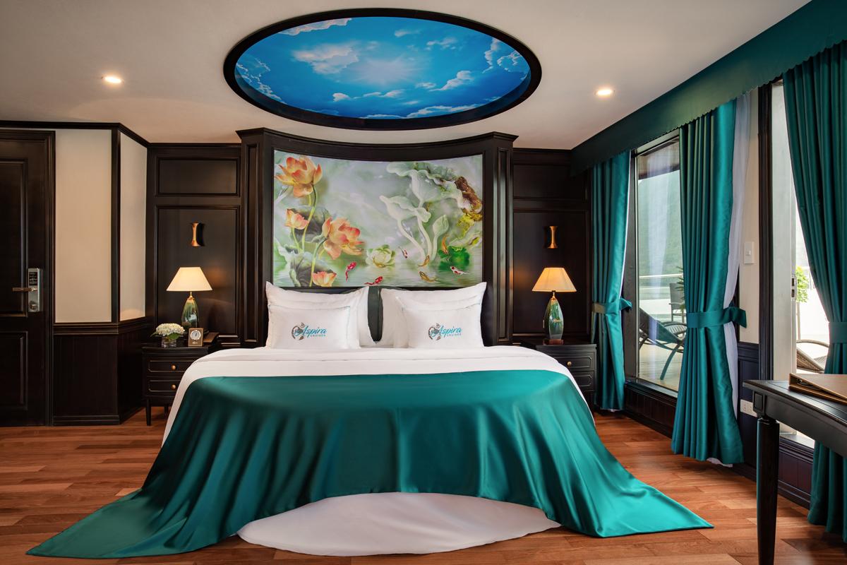 HLC4: Ha Long Bay 5-star Cruise (3 DAYS) Presidential Suite 2nd fl. & Private Sun Terrace