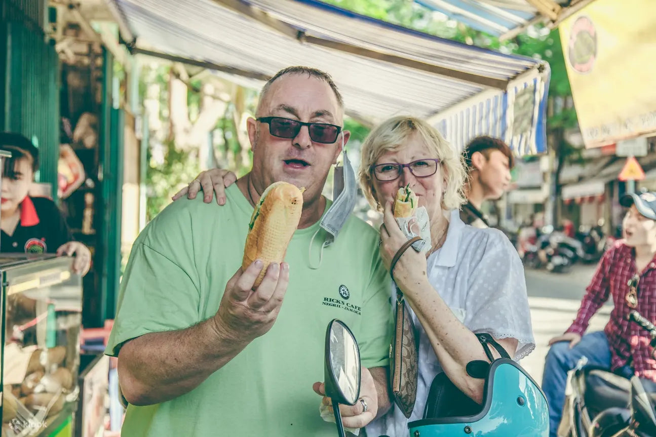 SGM: Food on Scooter Tour! (HCMC)