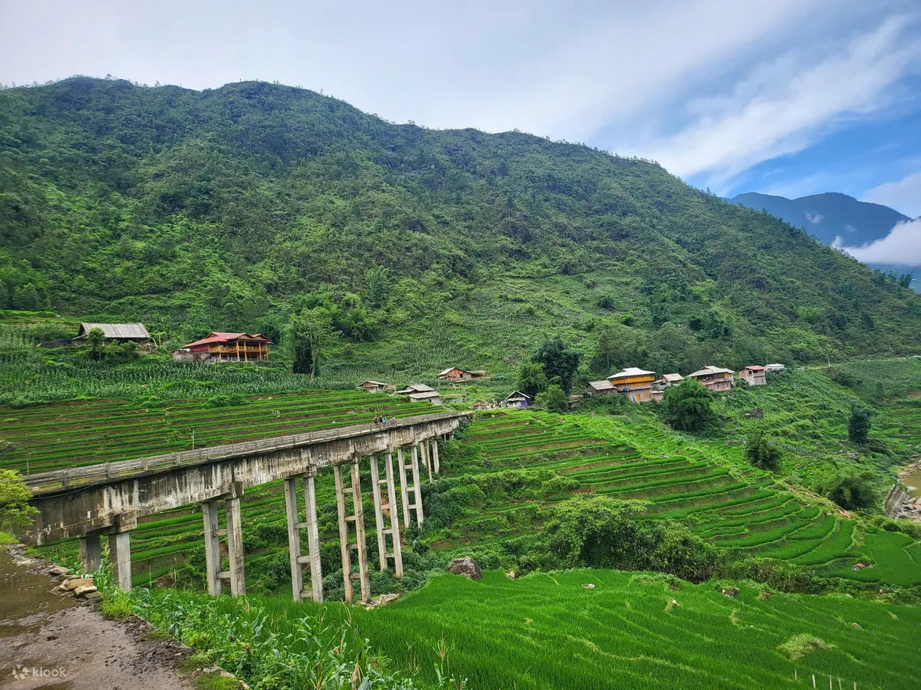 SP-B: Sapa Ethnic Village Trekking Tour from Hanoi (2 Days)