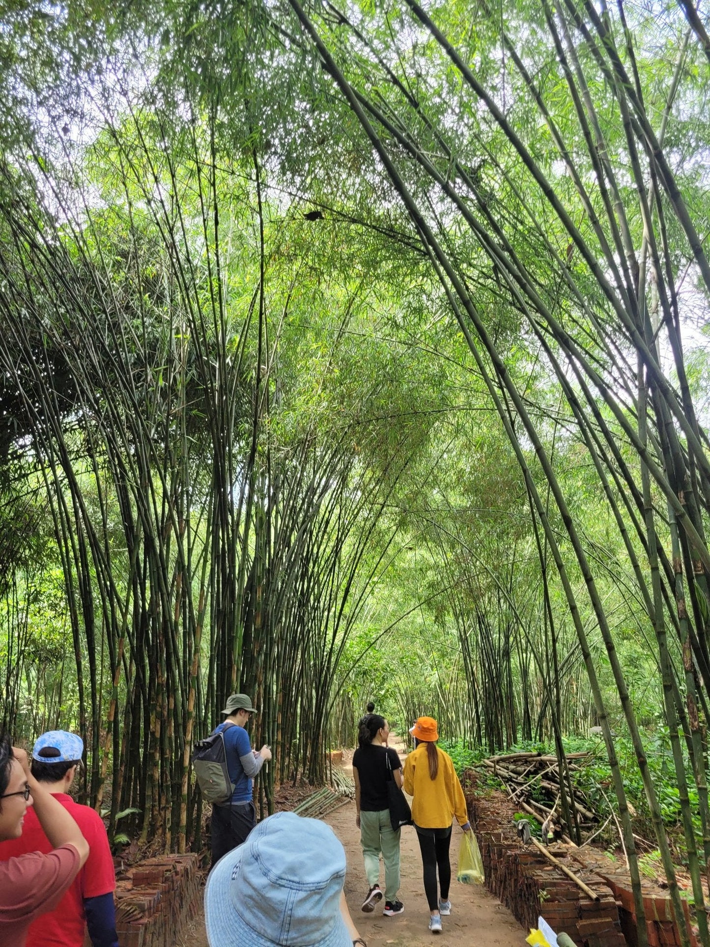 75B:(2일) 대나무 마을: 구찌 지역 Dau Tieng 호수의 평화로운 시골에서 길을 잃었습니다.