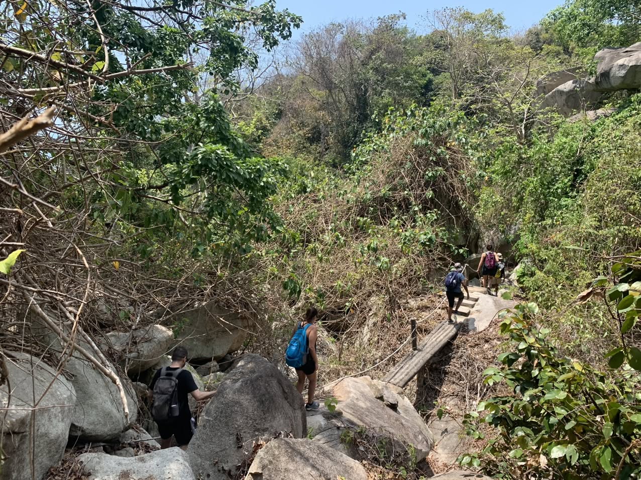 4AB (Shared Bus)- Minh Dam mountain- A Spiritual Journey