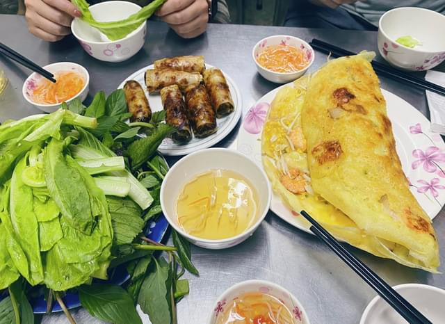 Food Tour 2: Discover Saigon's Flavors! (Phu Nhuan District)