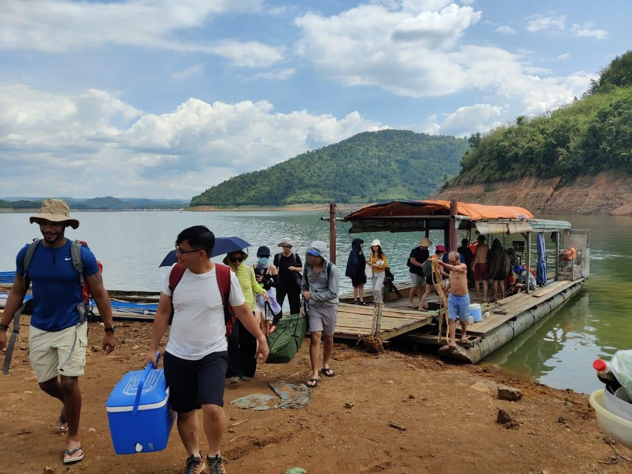 69B: (2일) Lieng Nung 폭포와 Ta Dung 호수: Daknong 지방의 폭포와 장엄한 호수 속에 깊이 숨겨져 있습니다.