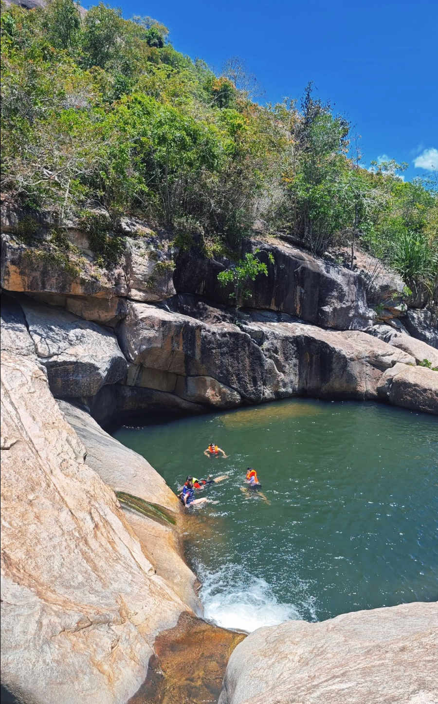 3BC- INFINITY LAKE TREKKING ADVENTURE